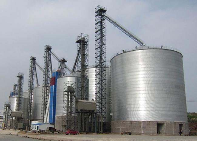 沔城回族镇大型钢板库构造参数及水泥储存质量